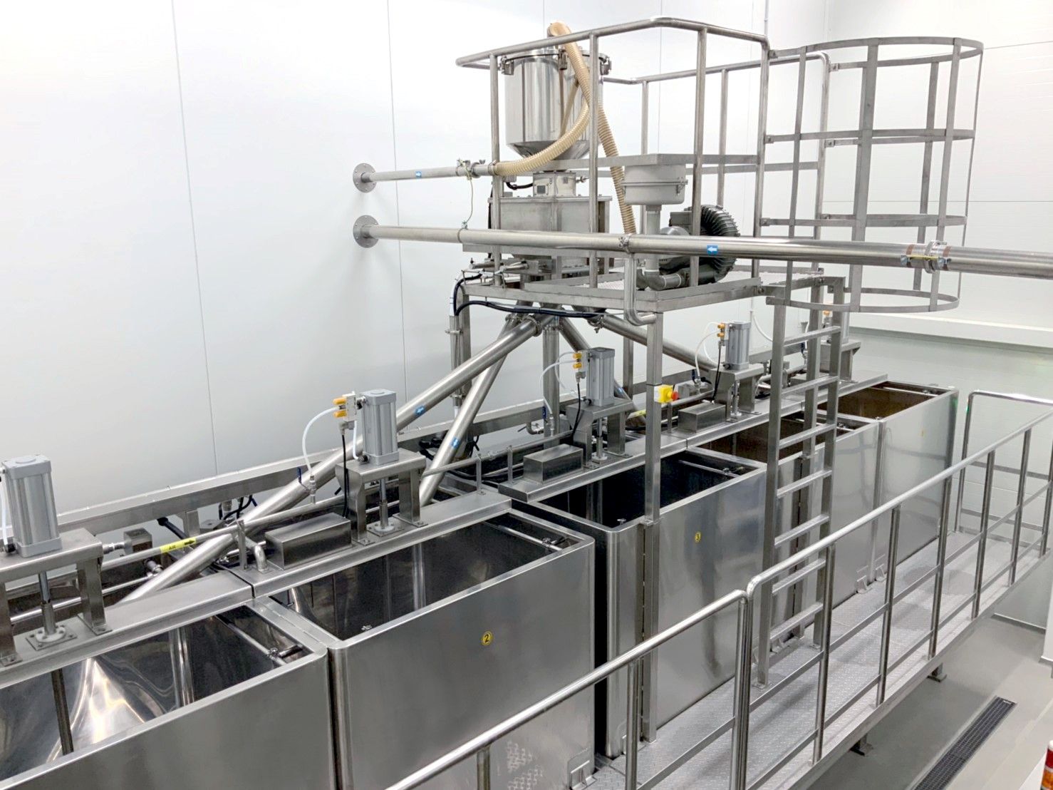 Auto control the soaking time to ensure bean soaking quality and stable on bean soaking ratio, to ensure we can get stable soymilk extracting yield during extraction process.